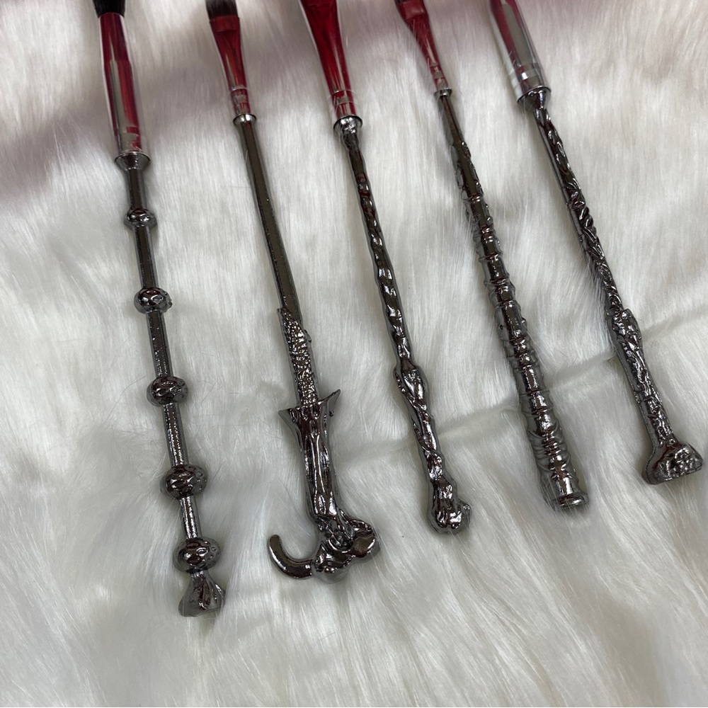 Harry Potter Wand 5 Piece Makeup Brush Set - Picture 9 of 13
